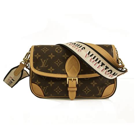 louis vuitton over the shoulder bags|Louis Vuitton detachable shoulder bags.